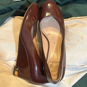 Tory Burch Glossy Maroon Wedges